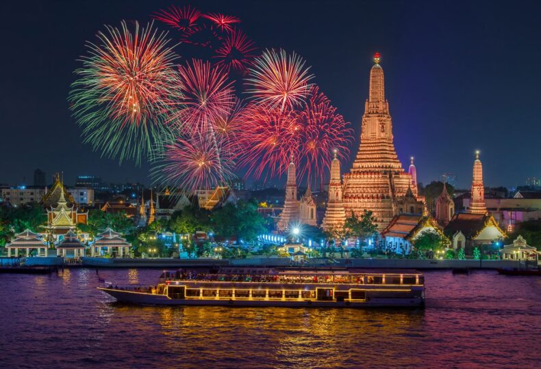 バンコクの夜を彩る チャオプラヤー川ディナークルーズ５選 Luxyry Thailand